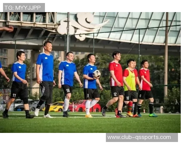 李宁足球图片展现运动激情与品牌魅力的完美结合